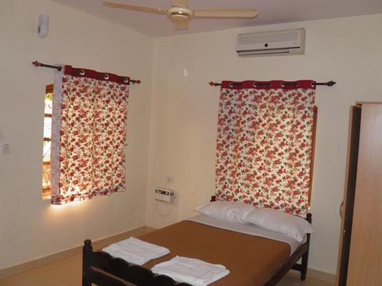 The Crib Hotel Morjim Zewnętrze zdjęcie
